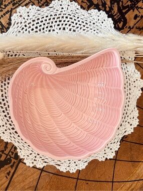 CUTE made in Japan Vintage Pink Ceramic Shell Shaped trinket dish